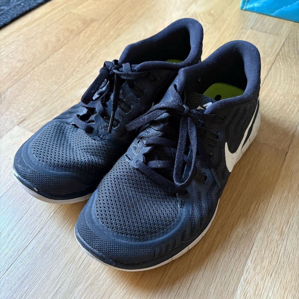 Nike free runs